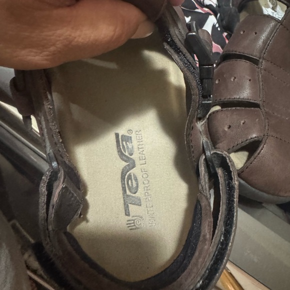 Sandals_&_Flip_Flops